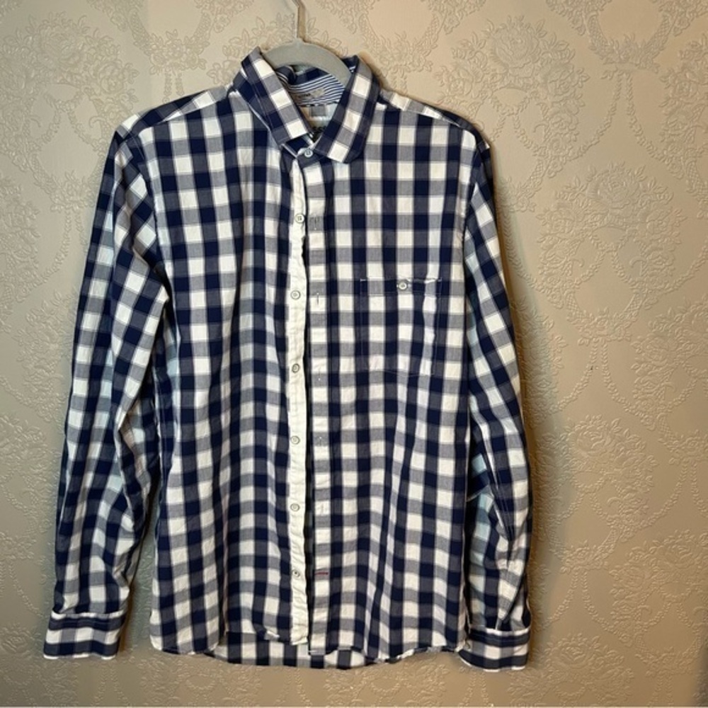 Express fitted button down shirt M plaid blue white great condition